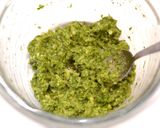 Bazsalikomos pesto recept fázis 2 fotója