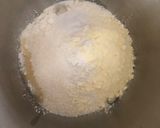 Foto langkah ke 2 dari resep Hokkaido Milk Bread.