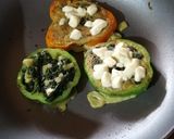 Foto del paso 4 de la receta: Rodajas de chile morrón con huevo, espinacas y chayote