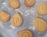 A picture of step 8 of Marie biscuits cookies.