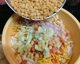 A picture of step 2 of Gujarati Surti Bhel.