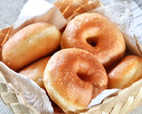 Foto langkah ke 6 dari resep Donat Menul Menul.