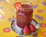 Foto del paso 3 de la receta: Agua Fresca de Fresas y Arándanos