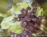 Foto del paso 3 de la receta: Caldo de verduras con garbanzos y morcilla de cebolla picante