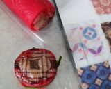 Foto langkah ke 6 dari resep Lemper Batik Merah Putih.