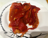 Foto del paso 5 de la receta: Sopa de cocido y timbal de filete de cerdo con cebolla caramelizada y pimientos asados