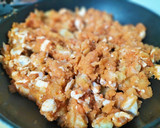Foto del paso 4 de la receta: Pastel gratinado de patata y pollo trufado al pimentón