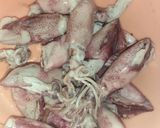 Foto langkah ke 1 dari resep Tumis Cumi Asin.