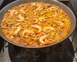 Foto del paso 4 de la receta: Fideuá a leña con ajo aceite