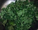 Foto langkah ke 1 dari resep Sayur bening daun kelor#bikinramadhanberkesan.