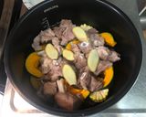 栗子南瓜蔬果煲排骨湯的食譜步驟3照片