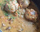 Une image de l'étape 2 de Paupiettes de porc lardées en cocotte à la forestière.