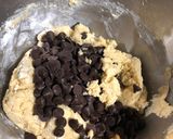 Gambar langkah 4 resipi Chocolate Chip Cookies.
