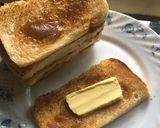 Gambar langkah 2 resipi Kaya Butter Toast.