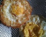 Foto langkah ke 1 dari resep Telur ceplok sambel.