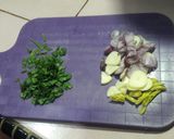 Foto langkah ke 2 dari resep Gulai cumi bumbu instan.