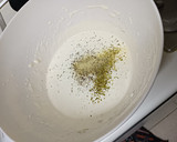 Foto del paso 2 de la receta: Coca de hojaldre con manzana y queso