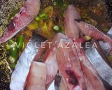 Foto langkah ke 4 dari resep Ikan Patin Kuah Asam ala Mamah Violet Azalea.
