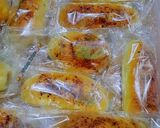 Foto langkah ke 5 dari resep Hot Sausage Bread with Chilli powder.