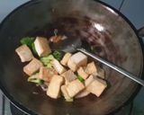 Foto langkah ke 3 dari resep Tumis Brokoli Tahu Saus Keju Mozarella.