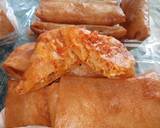 Foto langkah ke 4 dari resep Lumpia Isi Ayam Suwir Pedas.