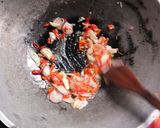 Foto langkah ke 1 dari resep Cumi saus hitam.