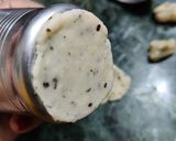 A picture of step 5 of Methi mathri.
