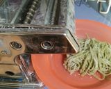 Foto langkah ke 5 dari resep Mie Sehat Daun Kelor.