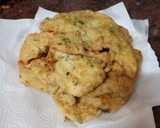 Foto del paso 6 de la receta: Pechuga de pollo rebozada y frita con papas fritas y ensalada