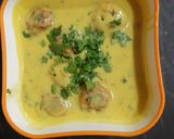 A picture of step 2 of Kadhi pakoda.