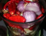 Foto langkah ke 2 dari resep Ayam Bumbu Rujak Kuah Santan.