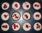 Foto del paso 4 de la receta: Muffins integrales con frambuesa