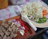 Foto langkah ke 1 dari resep Tumis sawi bakso.