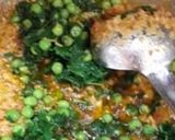 A picture of step 4 of Methi matar.