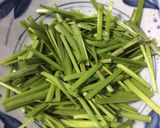Hình bước làm 1 của món Canh Hẹ Nấu Hến