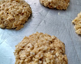 Foto del paso 2 de la receta: Galletas de avena y miel sin harina