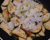 Foto del paso 3 de la receta: Arroz basmati con verduras y huevo a la plancha