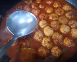Foto del paso 9 de la receta: Albóndigas de merluza con tomate