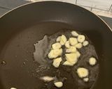 Foto langkah ke 1 dari resep Toge tumis bawang putih.