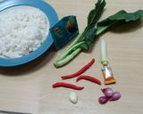 Foto langkah ke 1 dari resep Nasi goreng terasi simpel & gurih.
