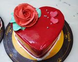 A picture of step 5 of Blood red heart shape cake.