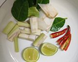 รูปขั้นตอนการทำที่ 1 ของ ต้มยำเห็ด (มังสวิรัติ) | Mushrooms Tum Yum Soup