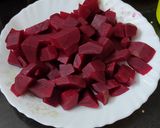 A picture of step 3 of Beetroot smoothie.