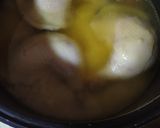 Foto langkah ke 2 dari resep Chicken Rice with Rice Cooker.