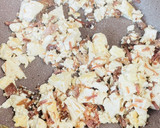 Foto langkah ke 3 dari resep Tahu telur scramble saus inggris.