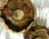 A picture of step 2 of Stuffed mushroom cups.