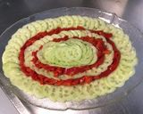 Une image de l'étape 5 de Salade de concombre et poivrons rouges grillés au basilic.