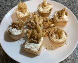Foto del paso 3 de la receta Canapé de queso crema con nueces mermelada de caqui