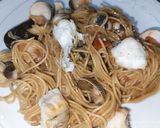 Foto del paso 6 de la receta Noodles de arroz con rape y frutos de mar