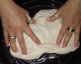 Foto del paso 4 de la receta: Masa para pizza, esta es con anchoas !!